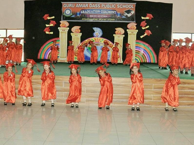 Children performing at the graduation ceremony
